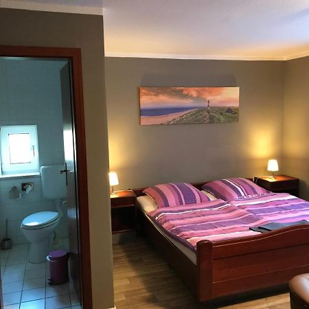 Pension Am Stadtrand Zerbst Esterno foto
