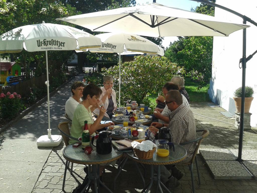 Pension Am Stadtrand Zerbst Esterno foto