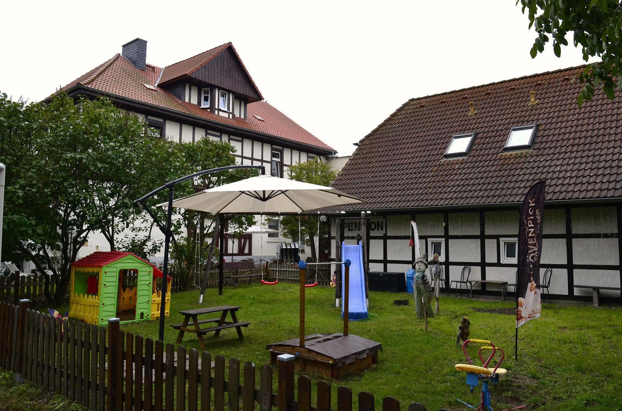 Pension Am Stadtrand Zerbst Esterno foto